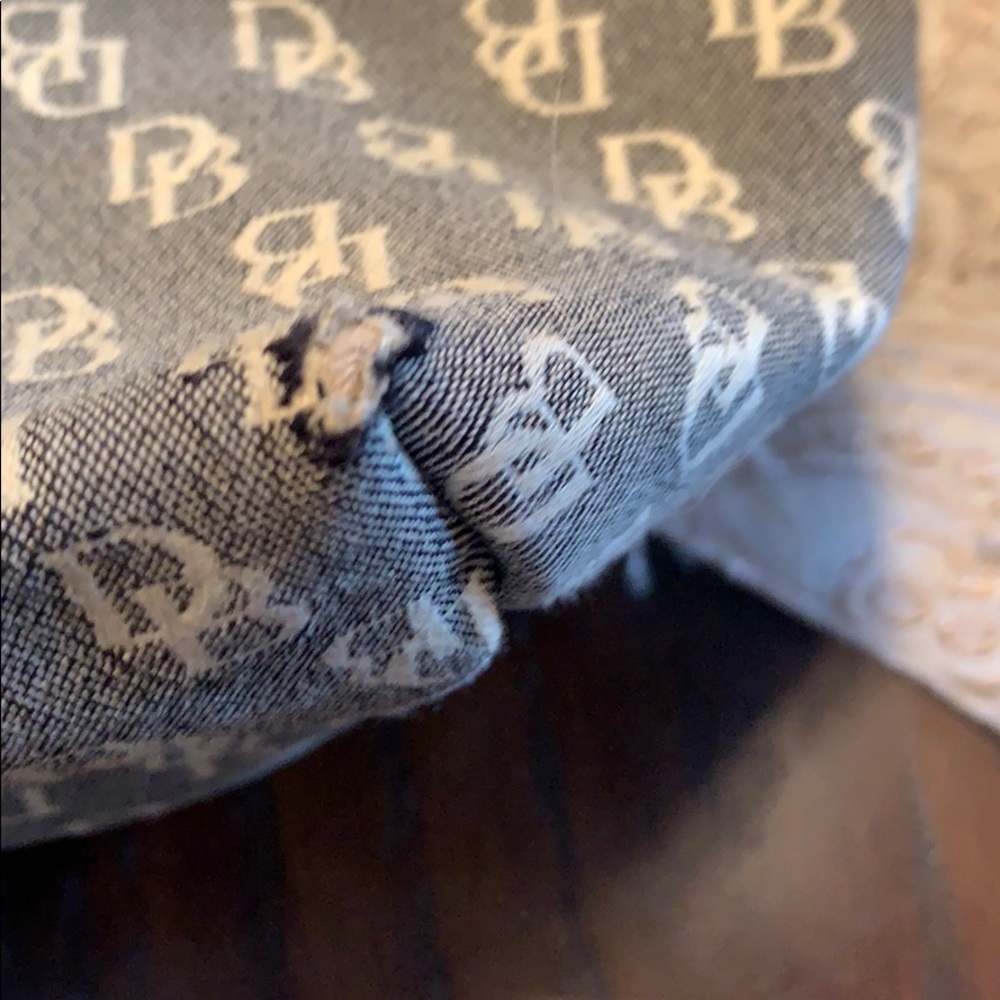 9x141/2” Dooney & Bourke Shoulder Bag - Picture 5 of 16